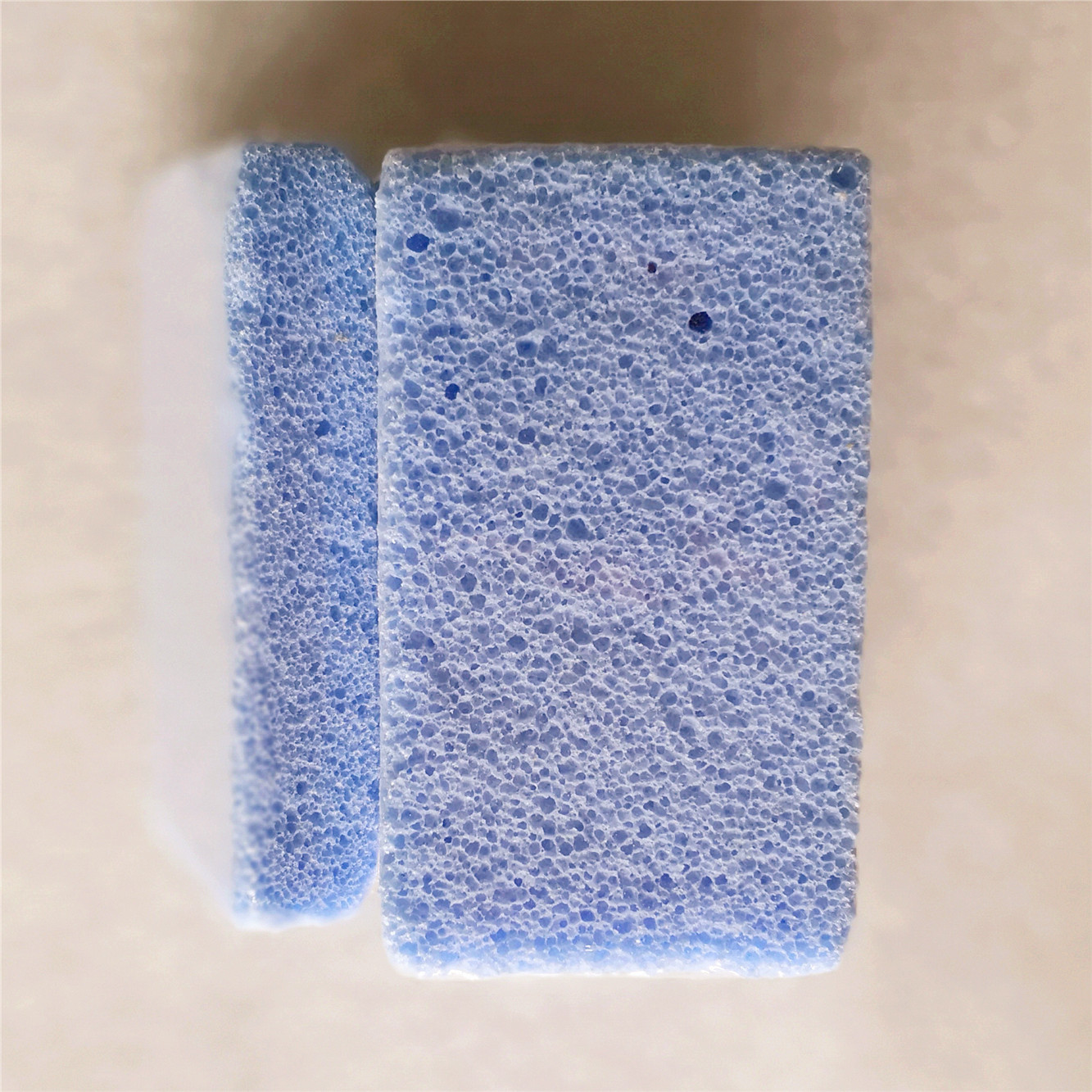 Double Sided Pumice Stone for Feet, Hard Skin Callus Remover and Scrubber, Hard Skin Callus Remover, Exfoliates Feet and Smooths Skin Hands and Body