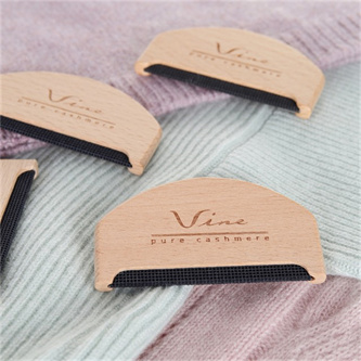 Multi-Fabric Cashmere Comb - De-Pilling and Lint Removal